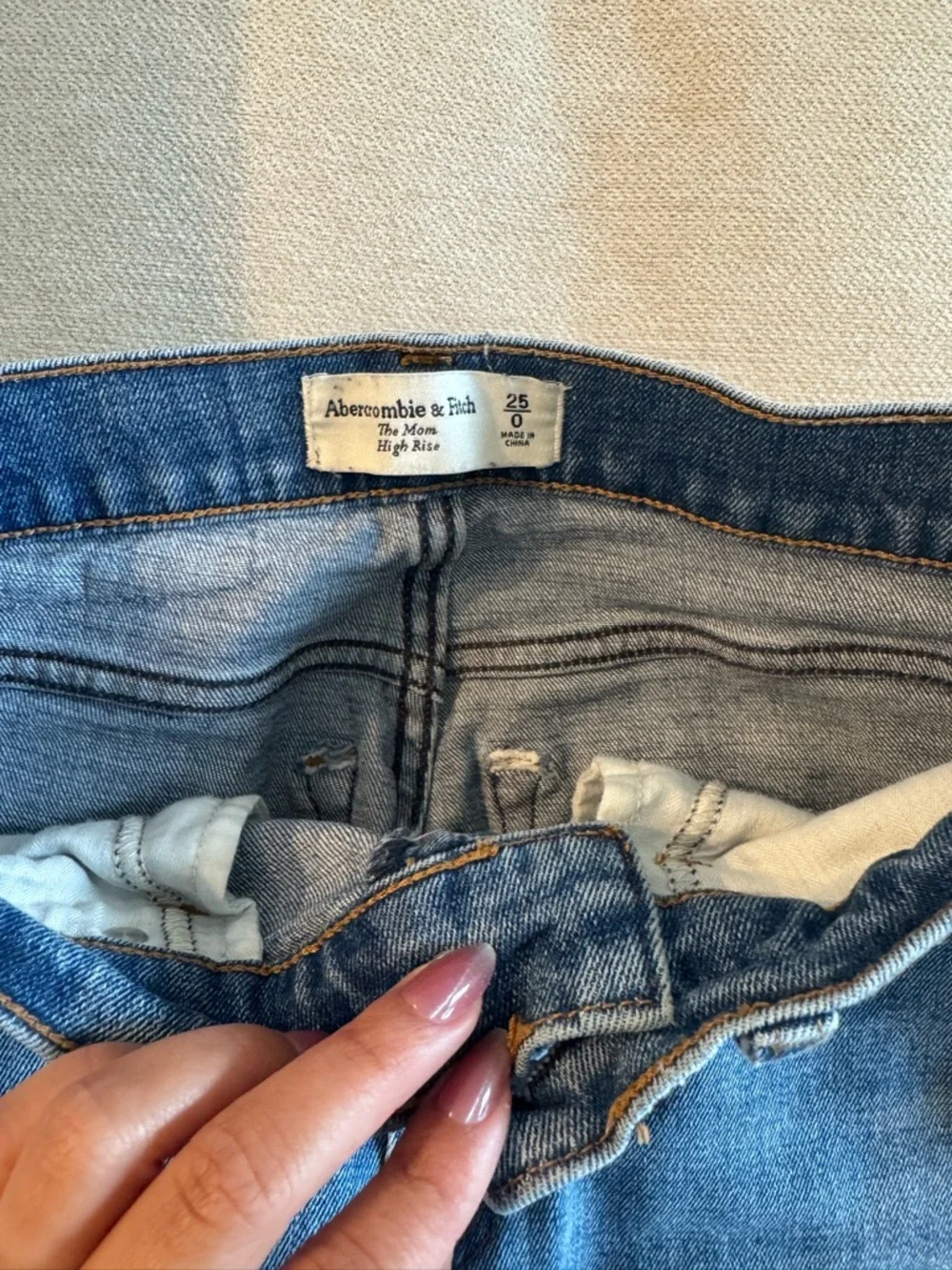 Abercrombie & Fitch High-Rise Light Blue Mom Jeans - Picture 5 of 5